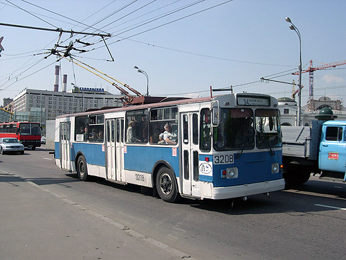В Севастополе в троллейбусах ездят одни льготники. Фото с сайта dp.ric.ua/