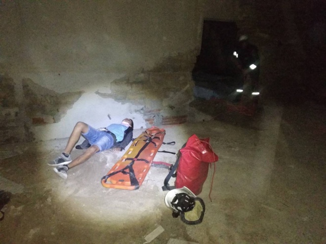 Новость - События - Летел 10 метров: в Евпатории с крыши грязелечебницы сорвался подросток
