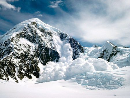 В ближайшее время в горах Крыма возможен сход лавин. 