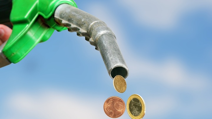 В Симферополе снизились цены на бензин