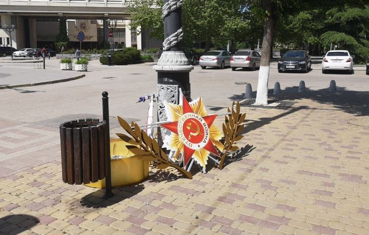 В Симферополе рассказали, зачем демонтируют праздничные консоли в центре. Фото: https://www.3652.ru/
