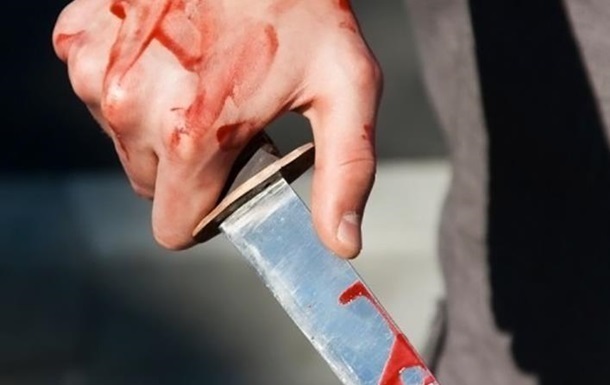 В поезде в Крыму пьяный турист изрезал ножом парня с девушкой