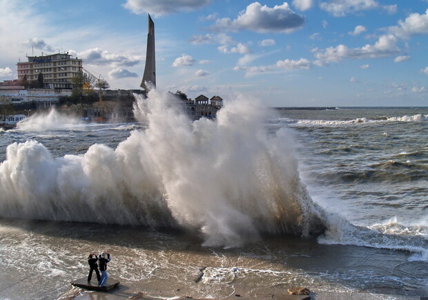 Высота волн составит 3-5 метров. Фото с сайта koktebel.ecrimea.ru