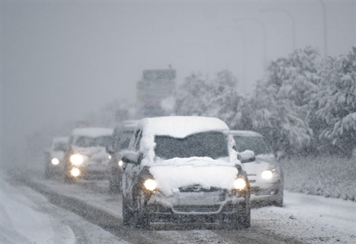 Синоптики предупреждают о налипании мокрого снега и гололеде. Фото с сайта image.tsn.ua
